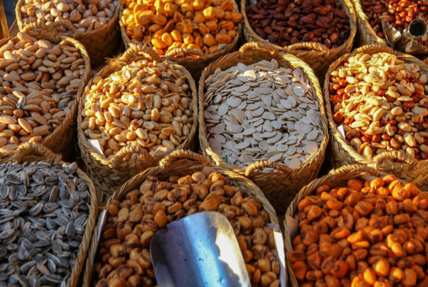 Pumpkin Seeds vs Sunflower Seeds - The Battle For The Best Nutritional Bang For Your Buck